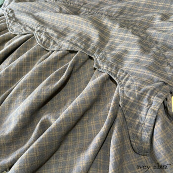 Heraldry Frocks in plaid weaves are very happy everyday companions.