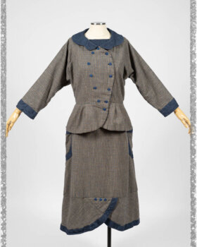 Sennen Jacket in Estuary Petite Check with Estuary Wondrous Washed Linen details; Sennen Frock in Estuary Petite Weave with Estuary Wondrous Washed Linen details. Ivey Abitz bespoke clothing.