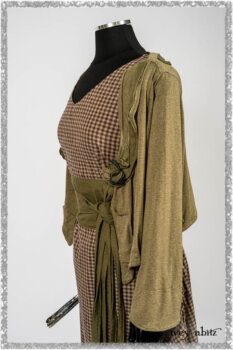 Saint Ans Jacket in Woodlawn Melange Knit; Porte Cochere Sash in Seagrass Crushed Cotton; Gabled Frock in Plum Tree and Woodlawn Check Cotton. Ivey Abitz bespoke clothing.