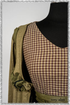 Saint Ans Jacket in Woodlawn Melange Knit; Porte Cochere Sash in Seagrass Crushed Cotton; Gabled Frock in Plum Tree and Woodlawn Check Cotton. Ivey Abitz bespoke clothing.
