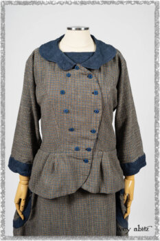 Sennen Jacket in Estuary Petite Check with Estuary Wondrous Washed Linen details; Sennen Frock in Estuary Petite Check with Estuary Wondrous Washed Linen details. Ivey Abitz bespoke clothing.