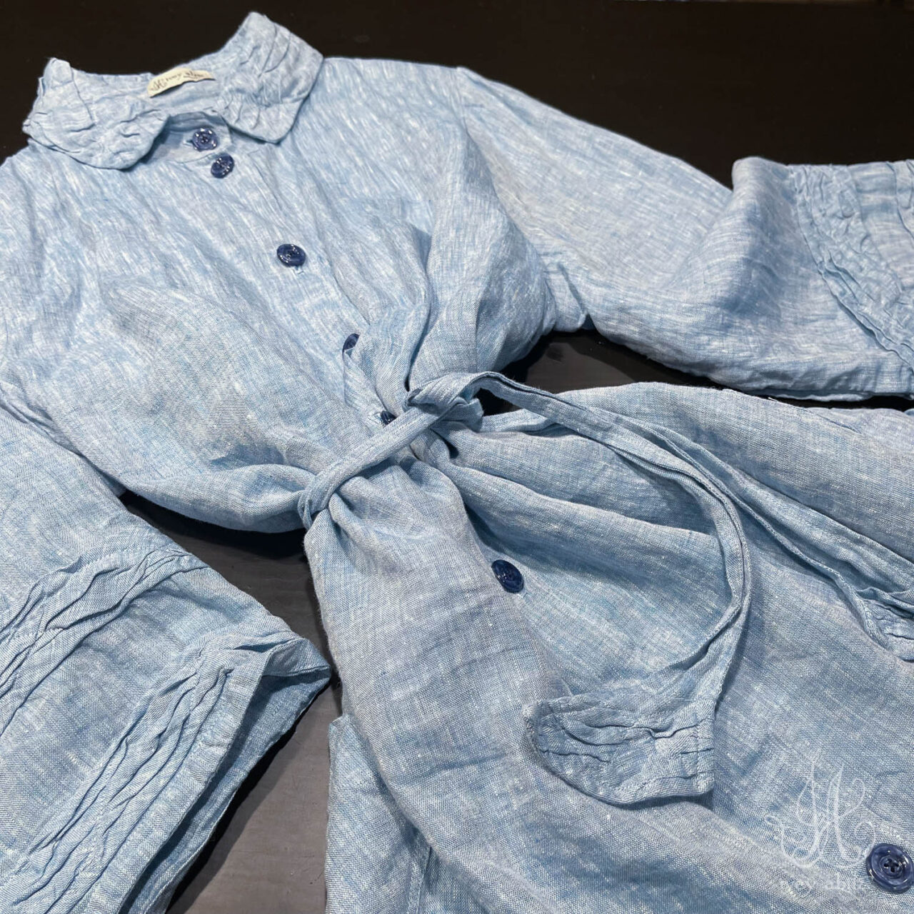 Tollie Shirt in Ice Blue Washed Weave. Rare collector's buttons from England finish the spot on shirt.