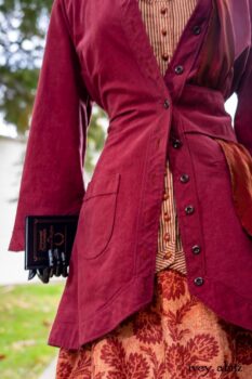 Montague Jacket in Independence Washed Cord; Blanchefleur Sash in Independence Washed Silk Chiffon; Inglenook Frock in Independence Floral Linen. Location: Path leading to loggia and Stone Cottage. Eleanor Roosevelt National Historic Site. Val-Kill, Hyde Park, New York.