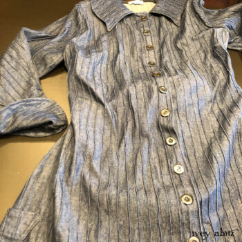 Chittister Duster Coat. Is there any weave that doesn't work for you? Don't think so. Especially this extraordinary pin tucked twill. It's a new favourite!