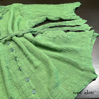 Playful with a punch -- the Ellis Shirt in Plucky Washed Crinkled Weave.