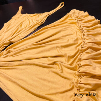 Essentielle Frock in one of our knits is a stellar base layer for any Ivey Abitz ensemble. Breathable, soft, and kind to the skin.