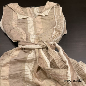 Detail of the Limited Edition Etta.