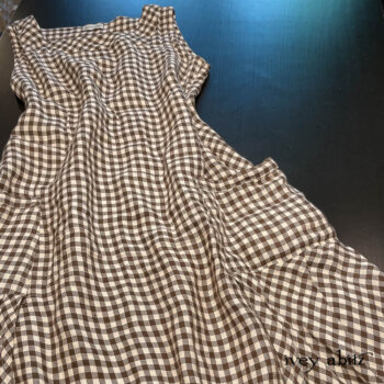 Meriwether in the Clapboard Cottage Check gives it an extraordinary drape.