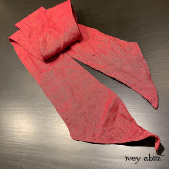 Fairholme Sash in a bold Poppy Washed Linen is ready to make a statement!