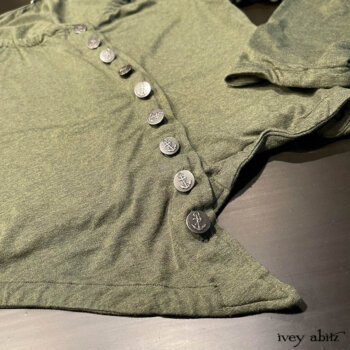 Detail view of our staple Elliot Jacket. IA aficionados have several in their wardrobes.