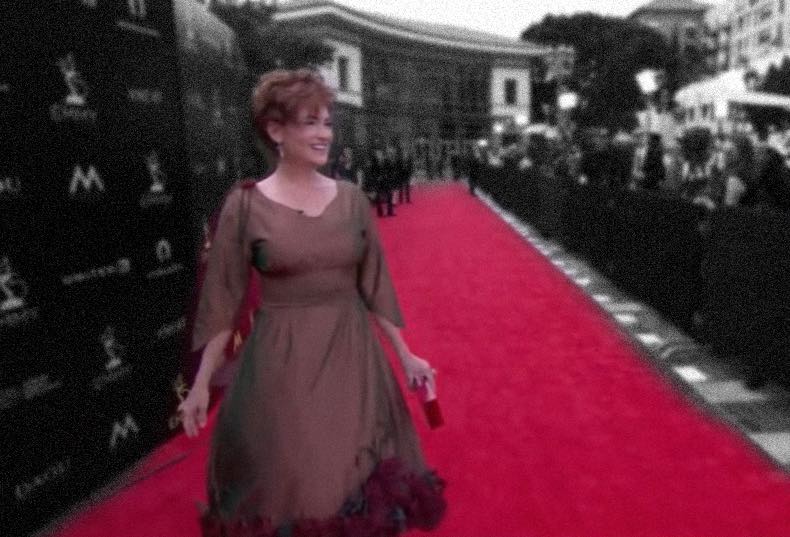 Carolyn Hennesy walks the red carpet Emmys 2018 on KNEKT TV in her Ivey Abitz couture gown.